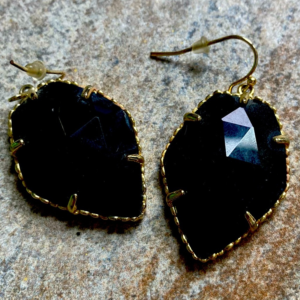Kendra Scott Corley earrings in black with gold tone Good Used Condition